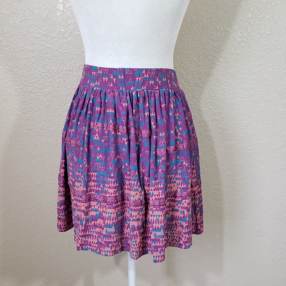 Old Khaki Geometric Print Ombre Short Skirt - Picture 4 of 8